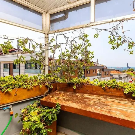 With Terrace And Seaview In Selimiye, Uskudar アパート イスタンブール